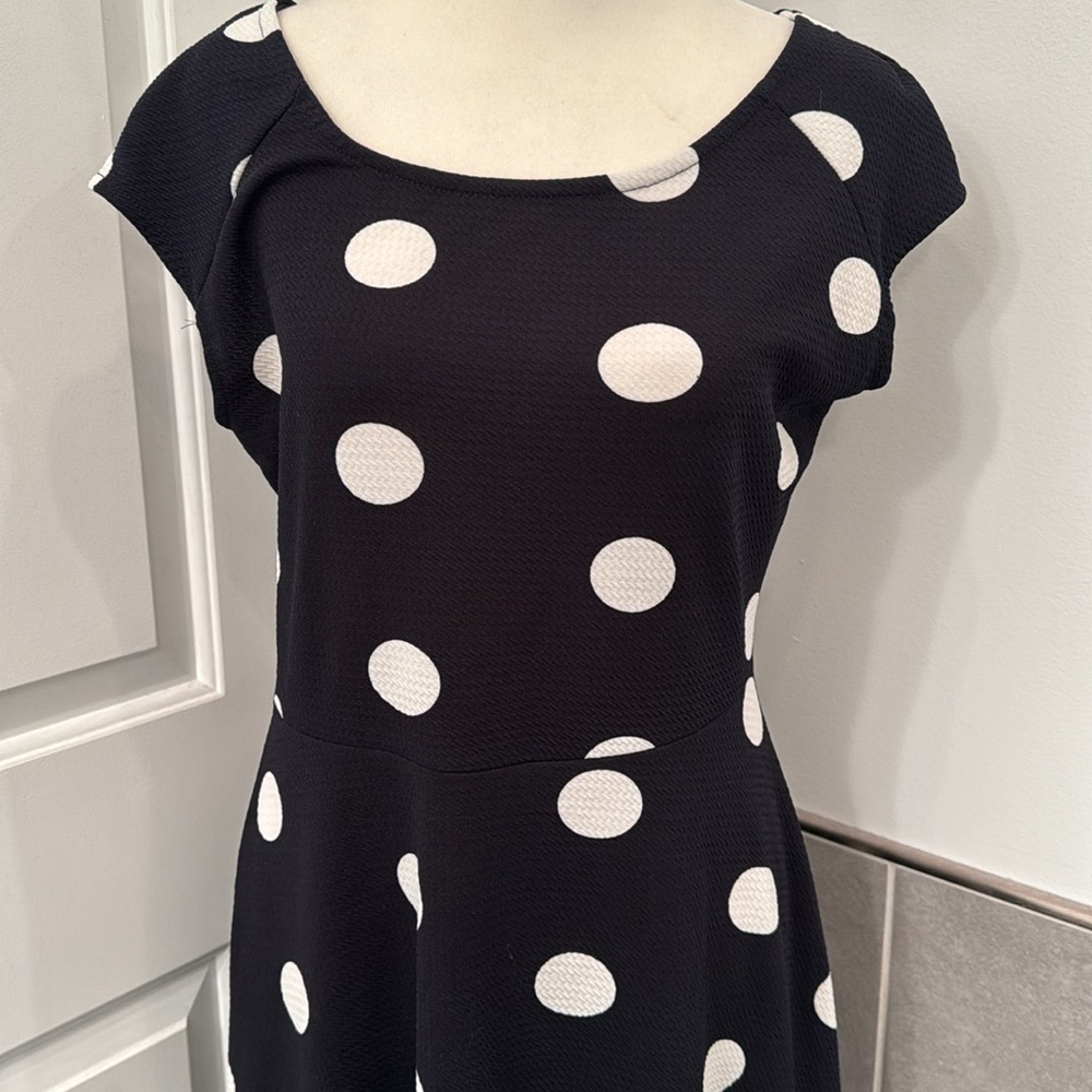 Kaileigh Polka Dot Dress - Picture 2 of 10